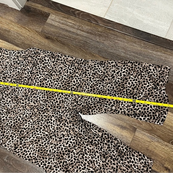 Torrid Woman’s Jumpsuit Size 3 Leopard Print Sleeveless Rayon - Picture 14 of 16